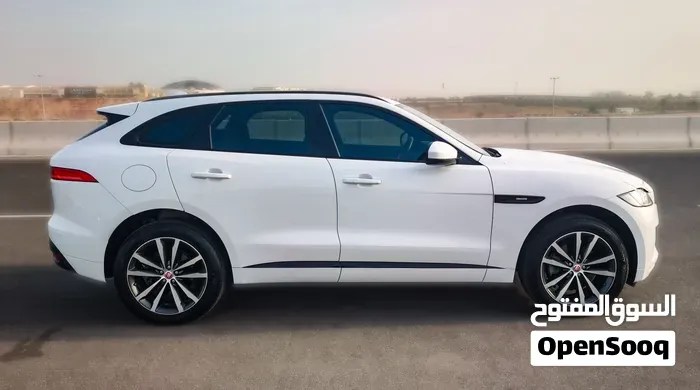 Jaguar F-Pace 2017 photo 2