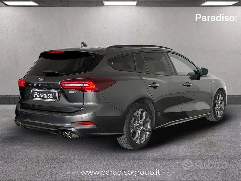 Ford Focus 2023 photo 2