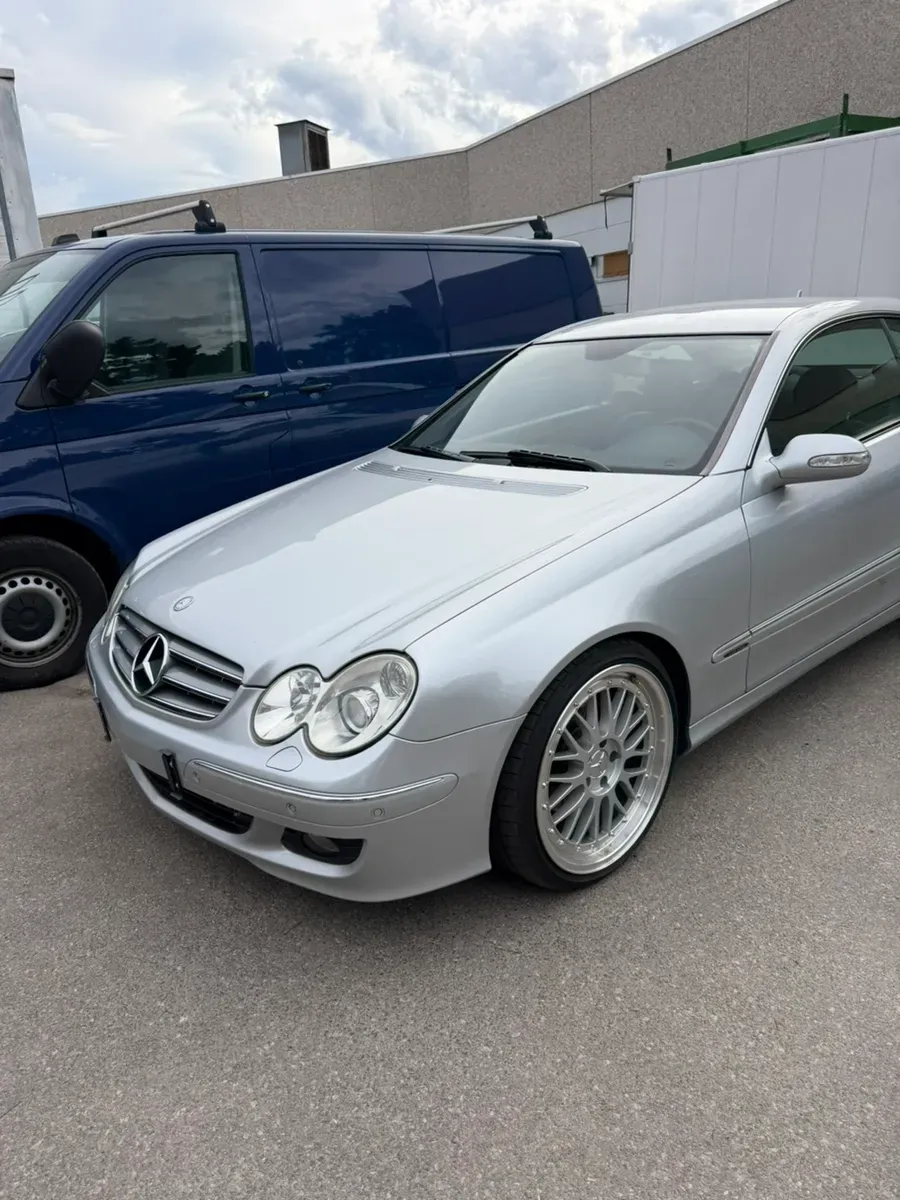 Mercedes-Benz Clk-Class 2008 photo 2