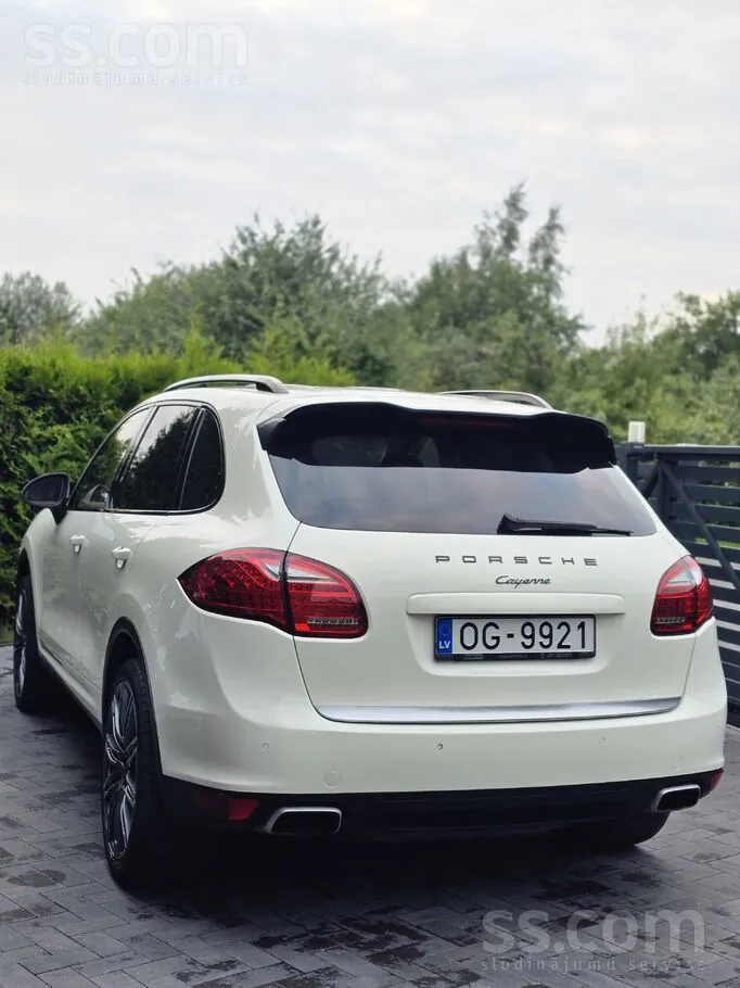 Porsche Cayenne 2011 photo 3