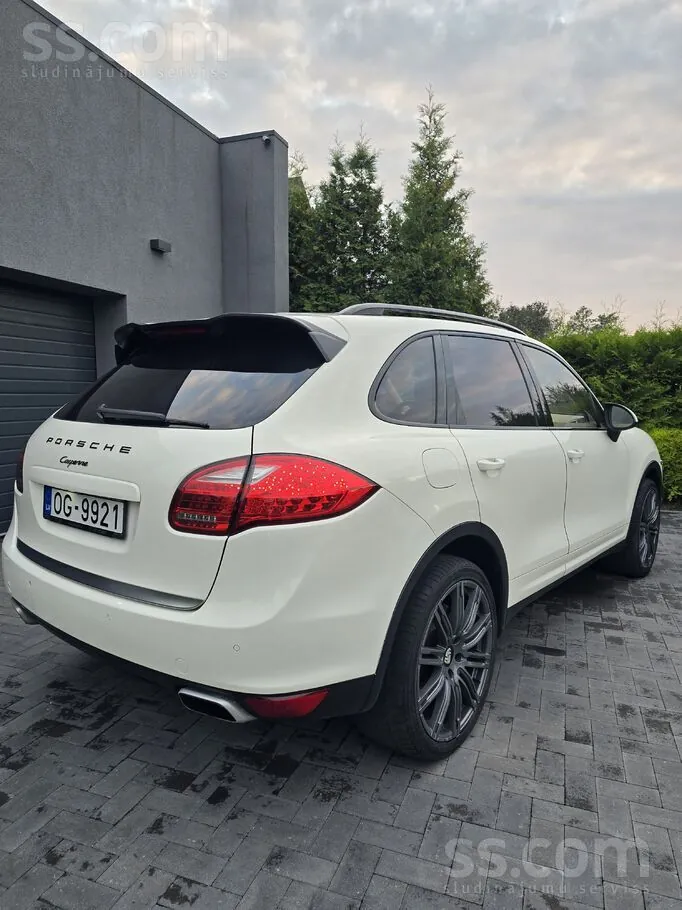 Porsche Cayenne 2011 photo 4