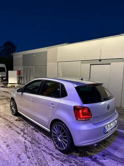 Volkswagen Polo 2011 photo 2