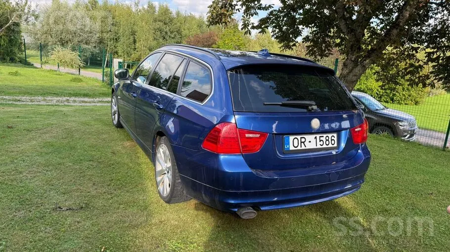 BMW 320 2011 photo 3