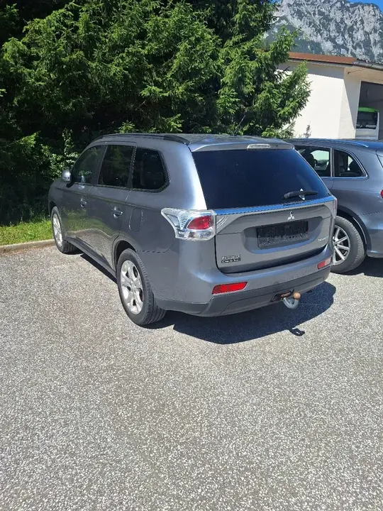 Mitsubishi Outlander 2013 photo 3
