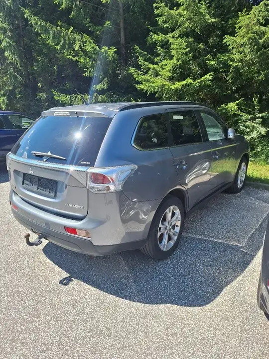 Mitsubishi Outlander 2013 photo 2
