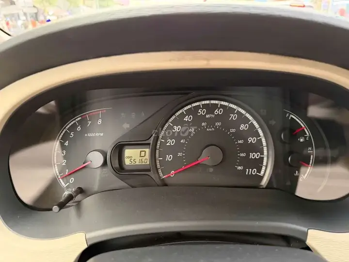 Toyota Sienna 2010 photo 3