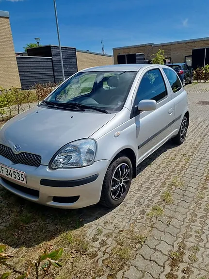 Toyota Yaris 2004 photo 3