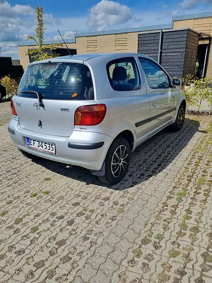 Toyota Yaris 2004 photo 4