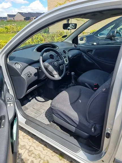 Toyota Yaris 2004 photo 5