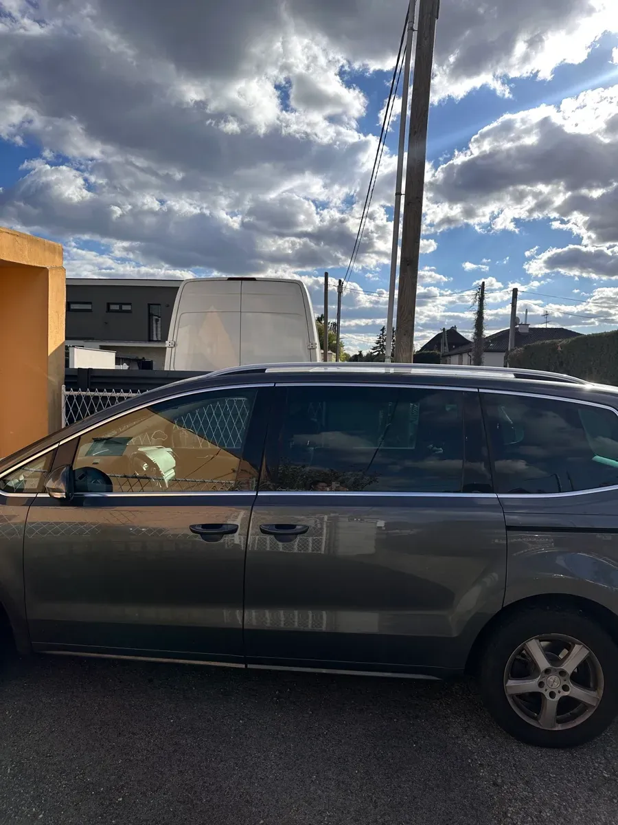 Volkswagen Sharan 2015 photo 2