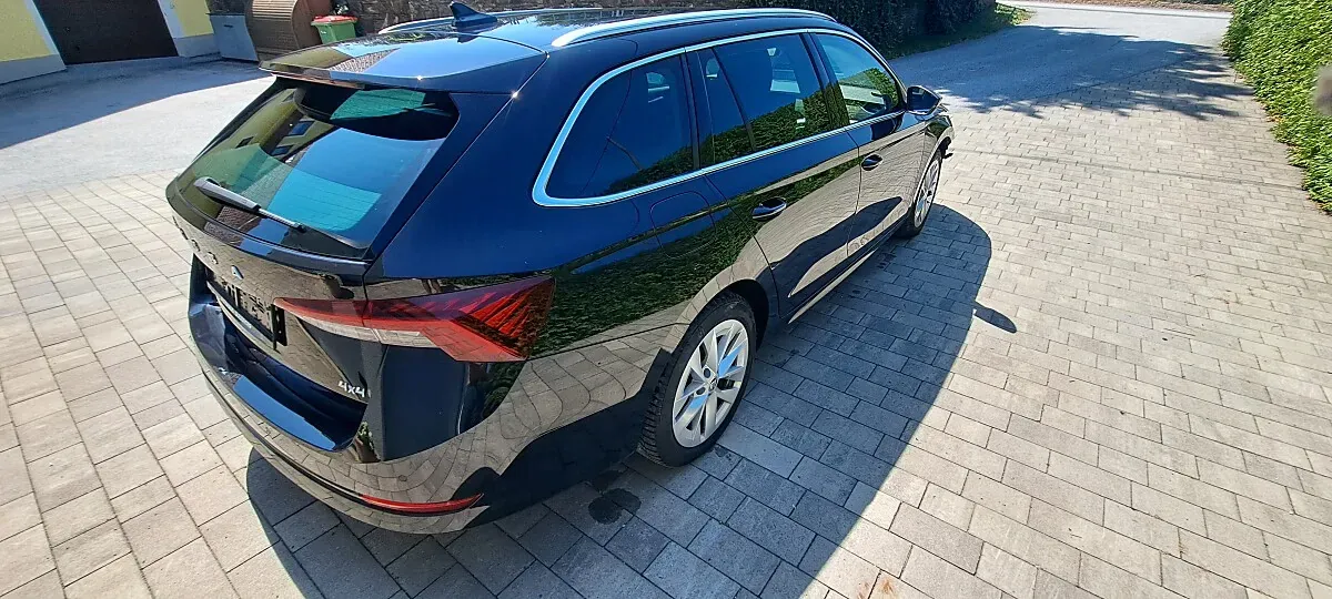 Skoda Octavia 2023 photo 3