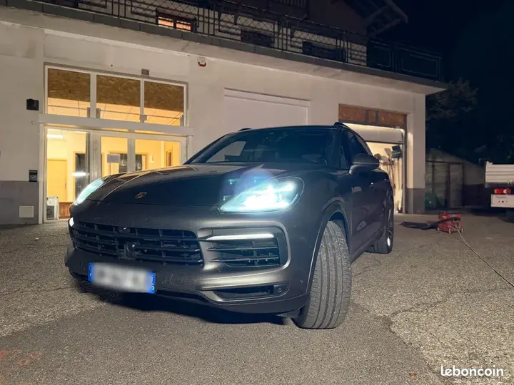 Porsche Cayenne 2022 photo 2