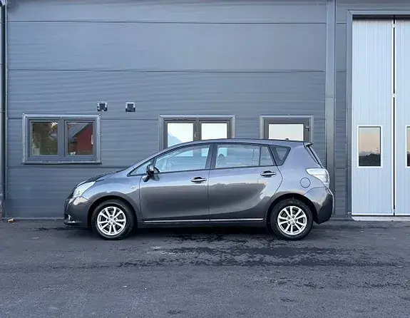 Toyota Verso 2010 photo 3