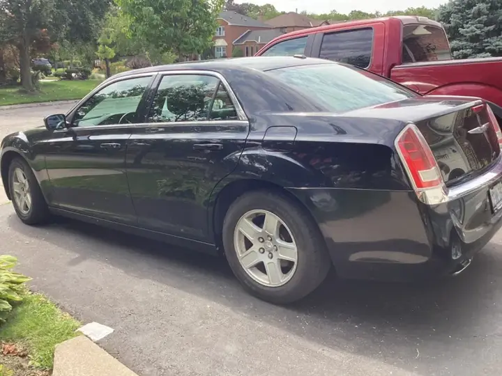 Chrysler 300 2013 photo 5
