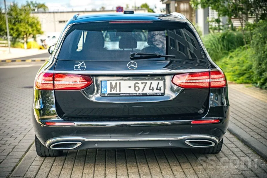Mercedes-Benz E220 2017 photo 5