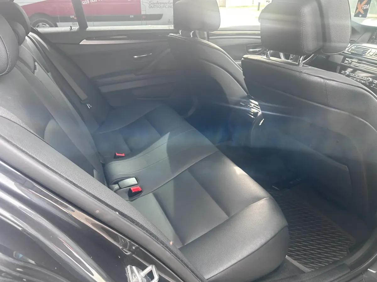 BMW 5 Series 2010 photo 3