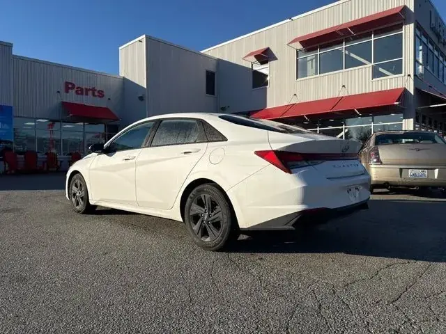Hyundai Elantra 2023 photo 5
