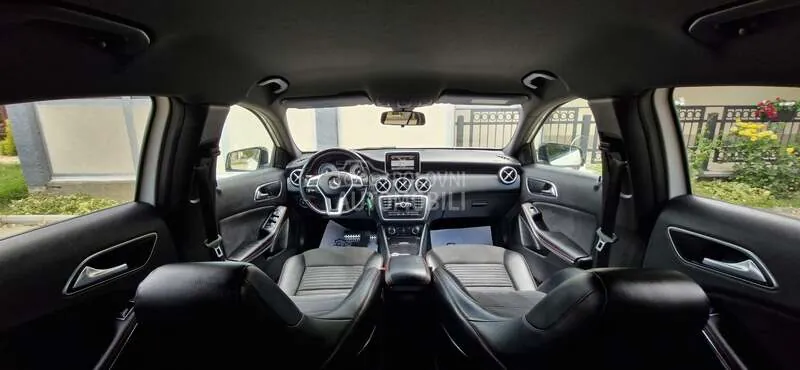 Mercedes-Benz A 200 2013 photo 2