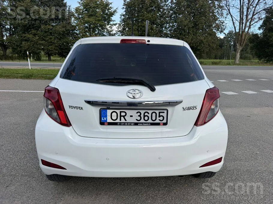 Toyota Yaris 2013 photo 5