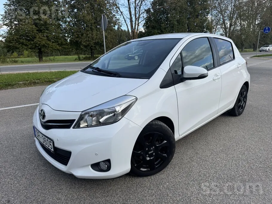 Toyota Yaris 2013 photo 2