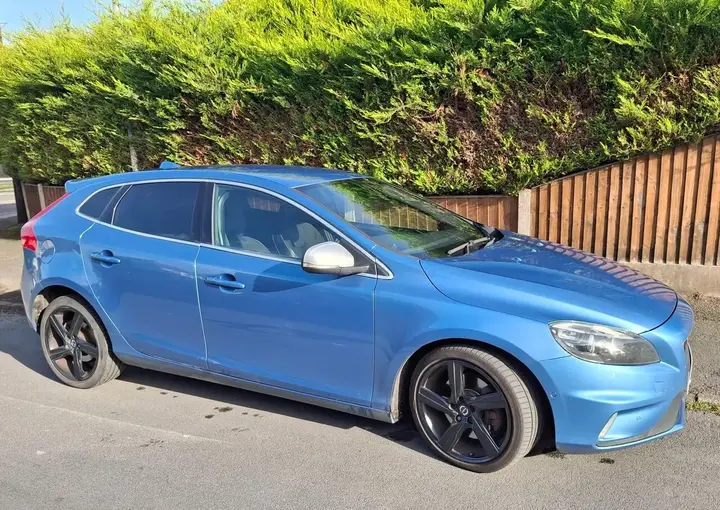 Volvo V40 2015 photo 2