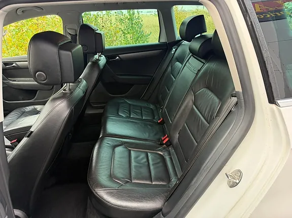 Volkswagen Passat 2012 photo 5
