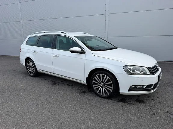 Volkswagen Passat 2012 photo 2