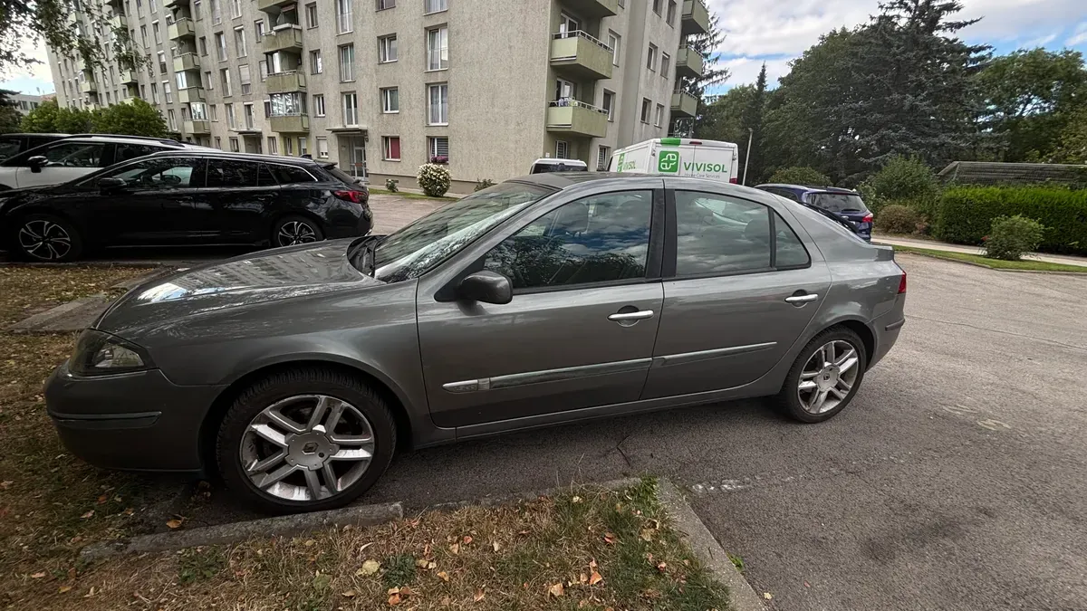 Renault Laguna 2005 photo 2