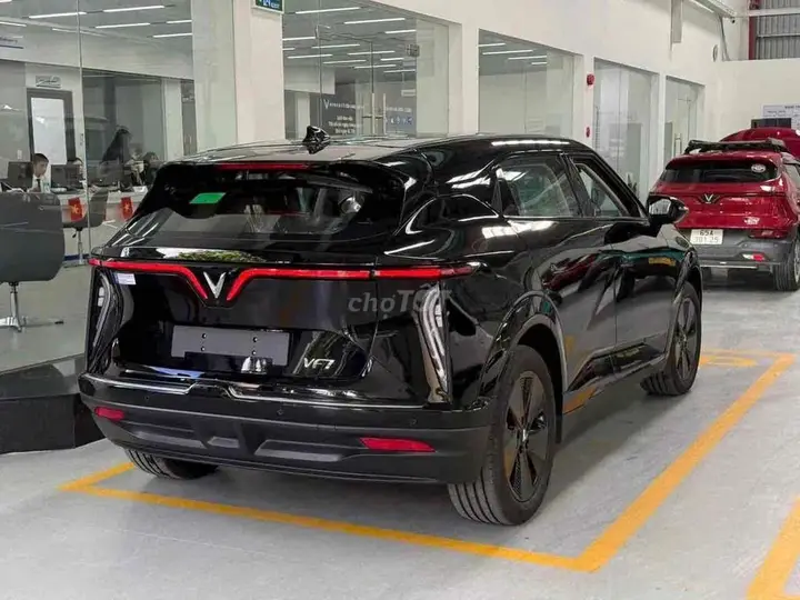 Vinfast Vf7