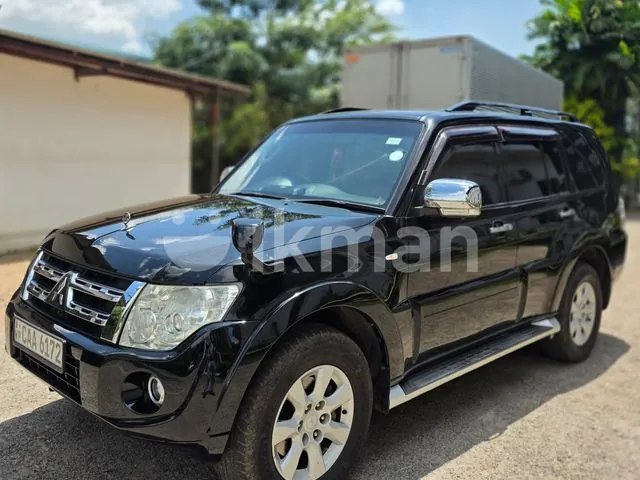 Mitsubishi Montero 2013 photo 2