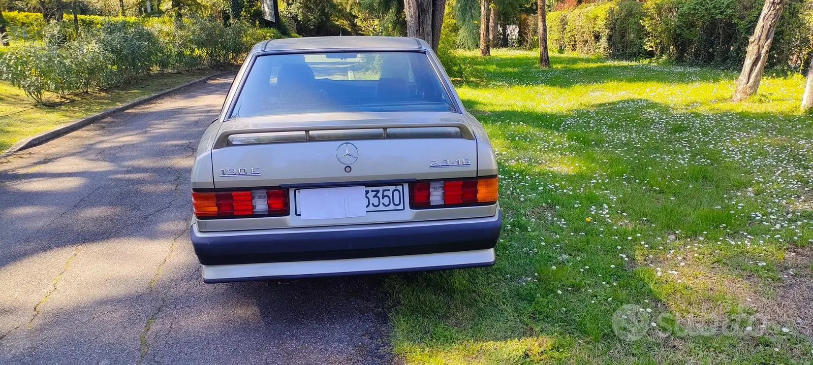 Mercedes-Benz 190 1987 photo 2