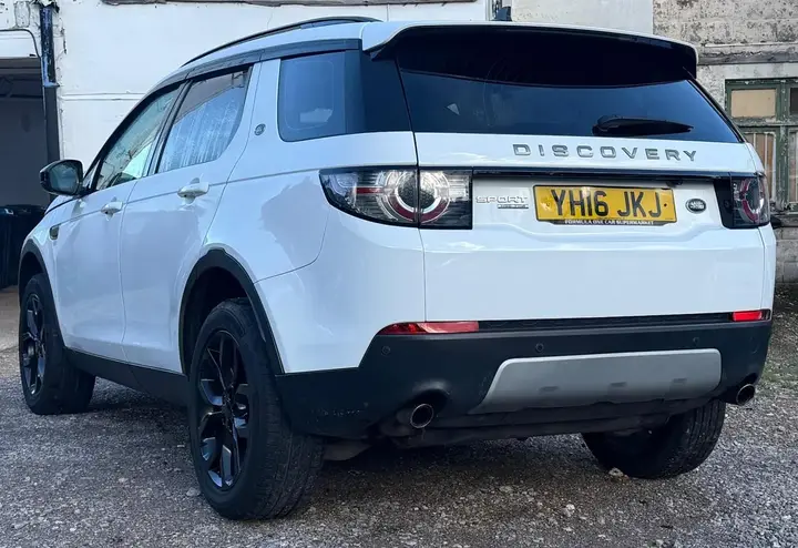 Land Rover Discovery Sport 2016 photo 3