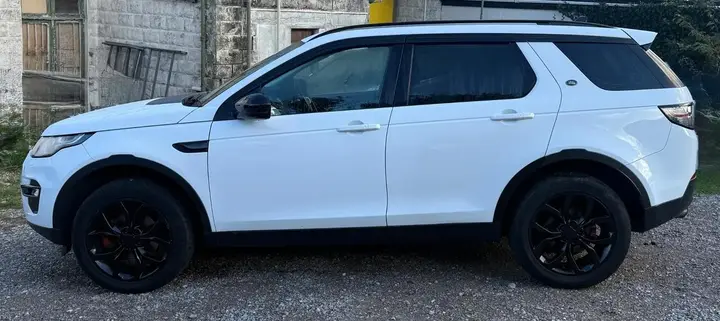 Land Rover Discovery Sport 2016 photo 2