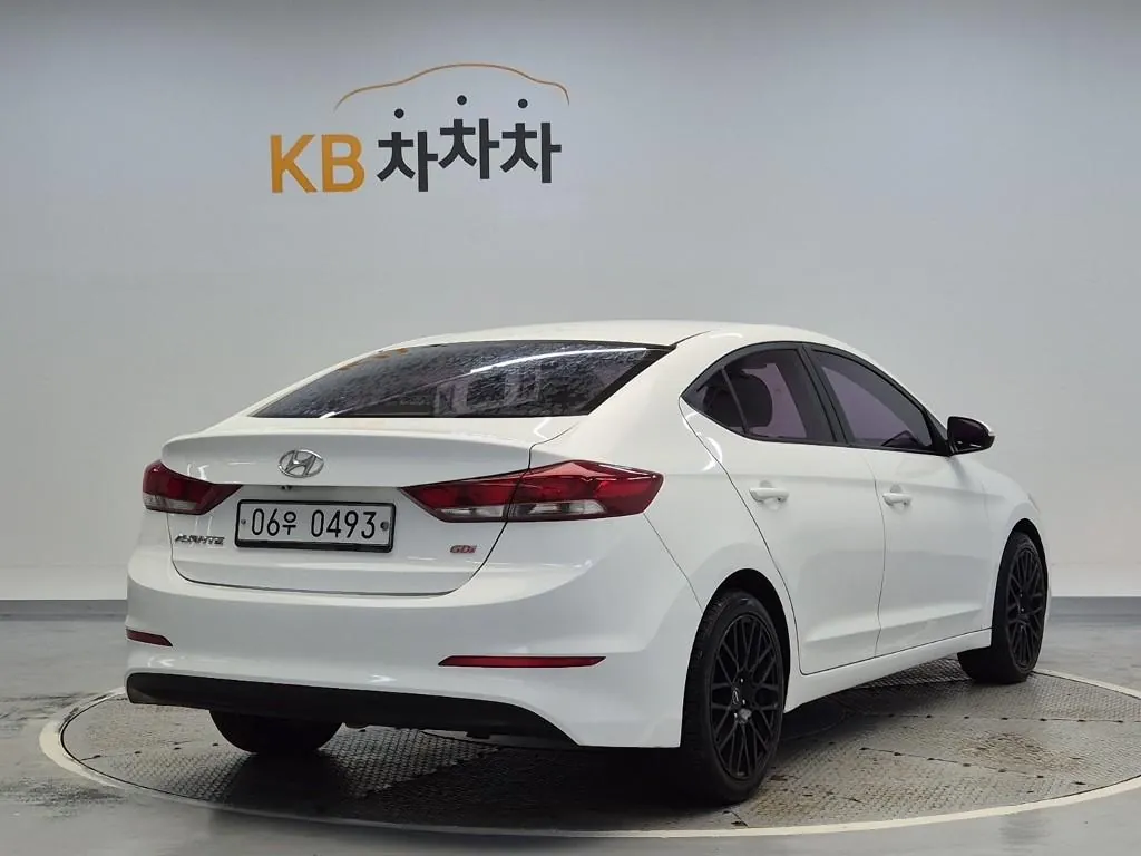 Hyundai Avante 2016 photo 3