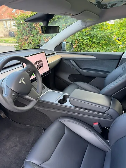 Tesla Model Y 2024 photo 5