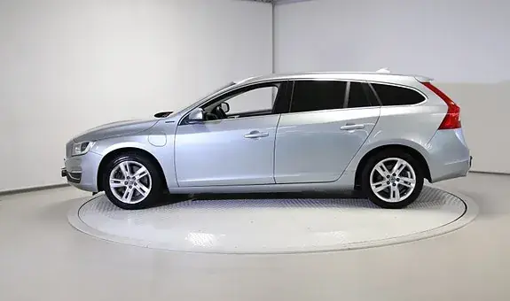 Volvo V60 2017 photo 2