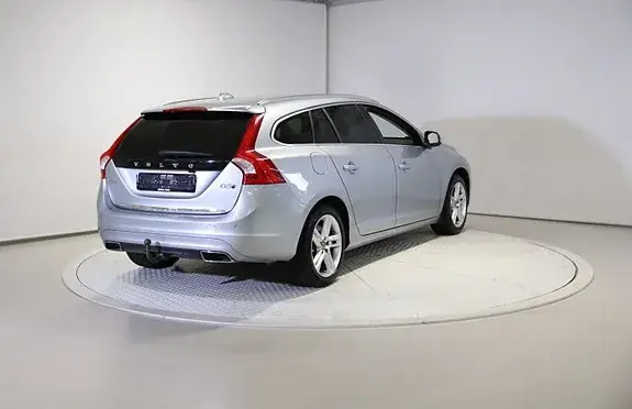 Volvo V60 2017 photo 5