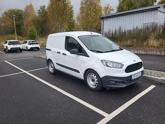Ford Transit Courier 2017 photo 2