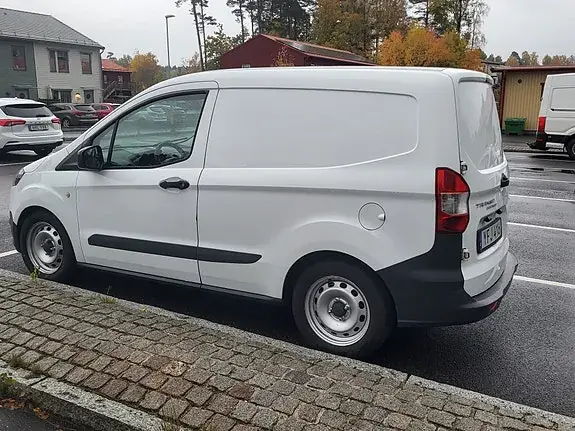 Ford Transit Courier 2017 photo 3