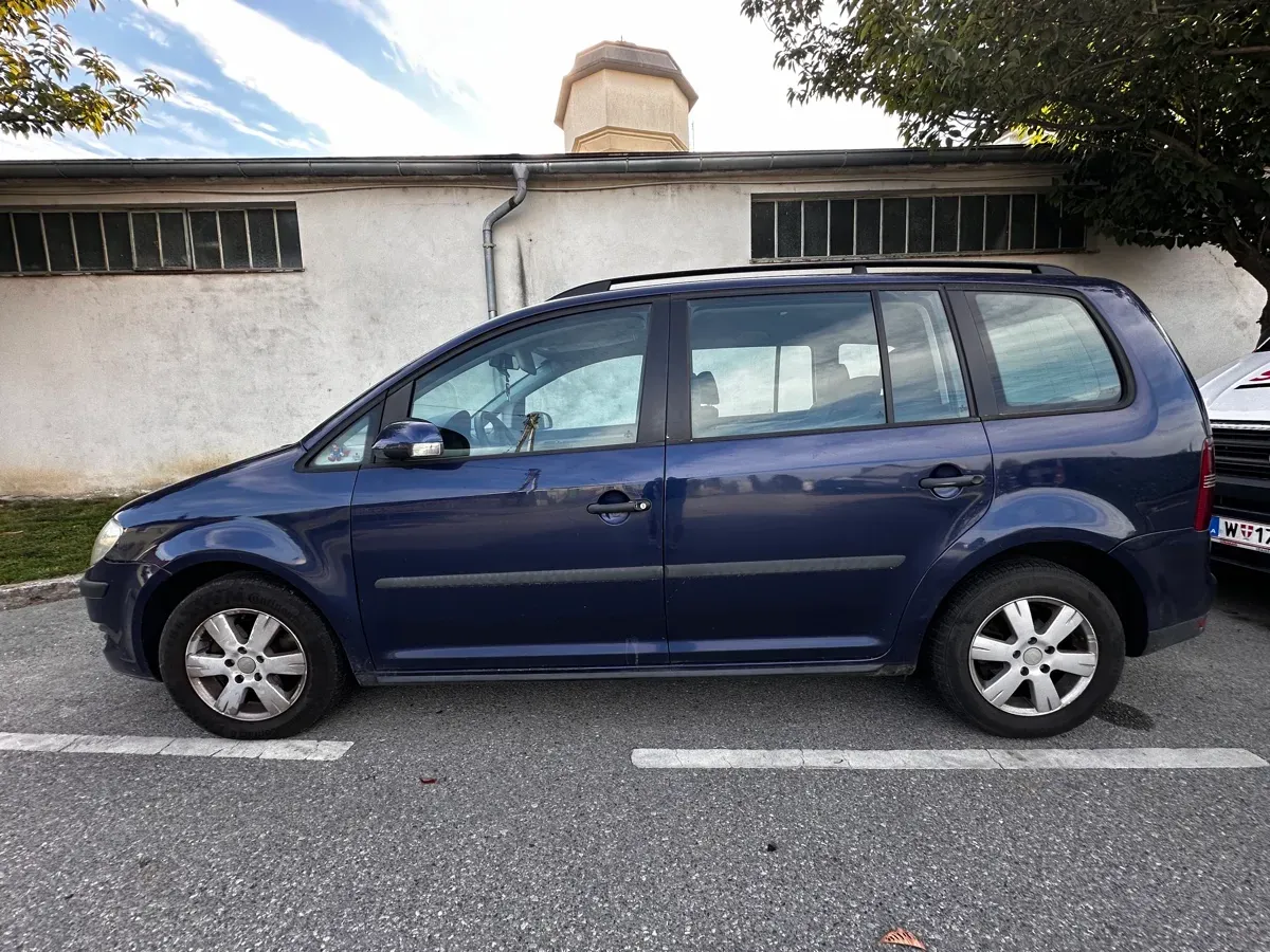 Volkswagen Touran 2007 photo 3