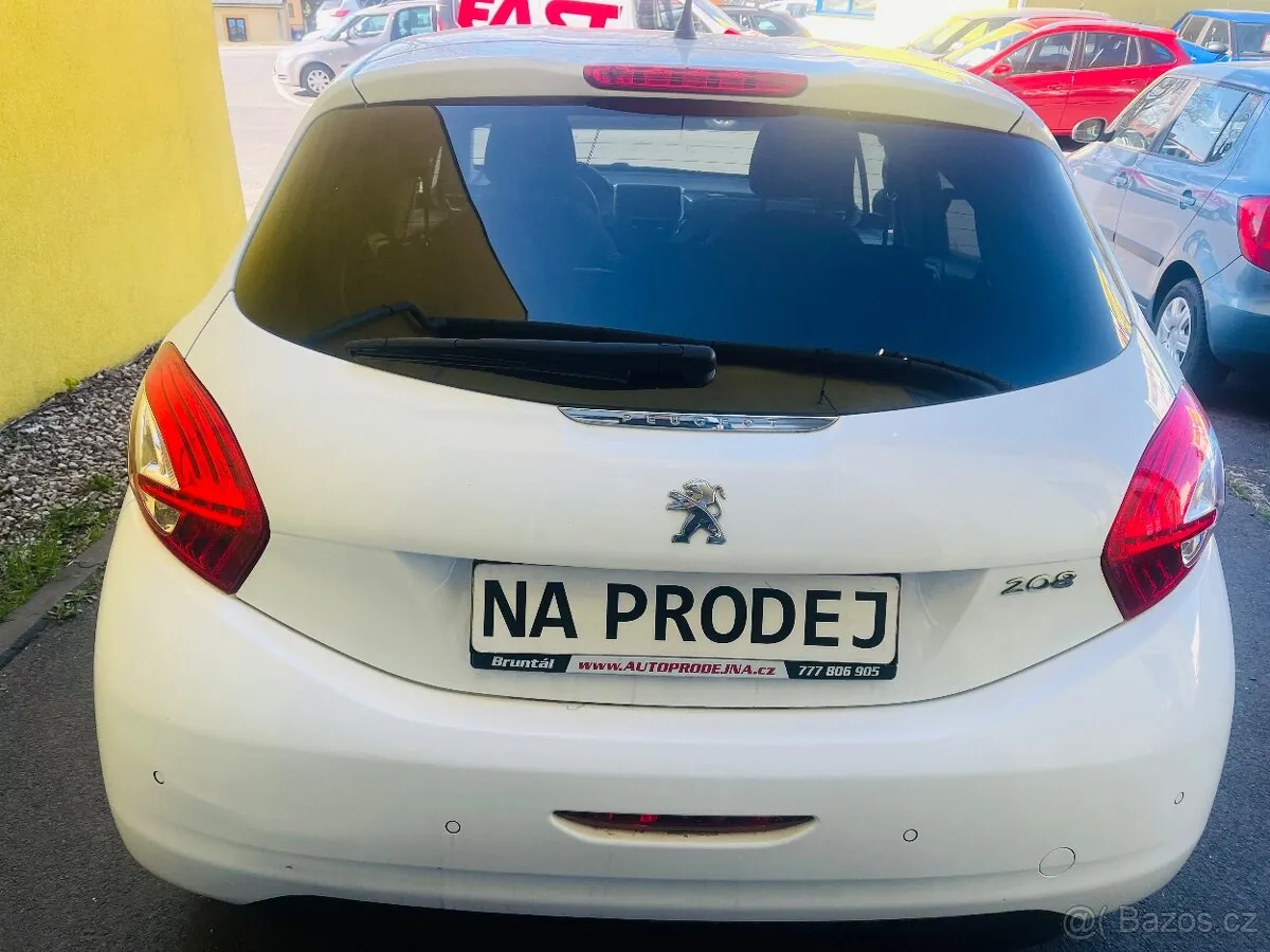 Peugeot 208 2015 photo 5