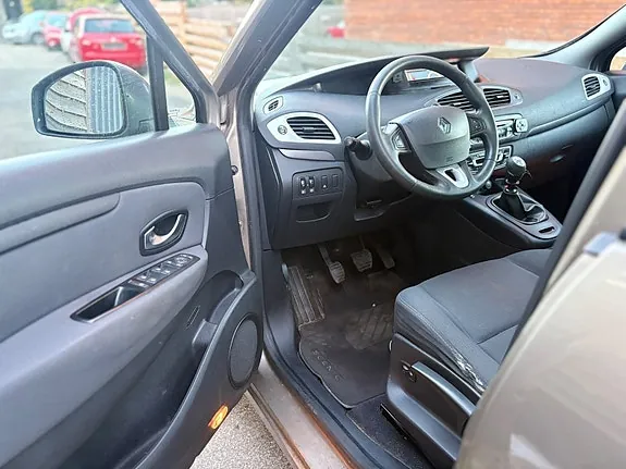 Renault Grand Scenic Iii 2010 photo 3