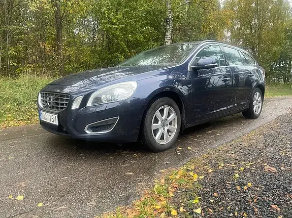 Volvo V60 2013 photo 2