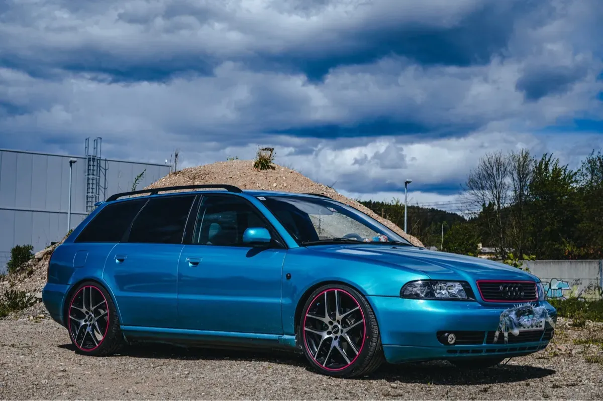 Audi A4 1999 photo 2
