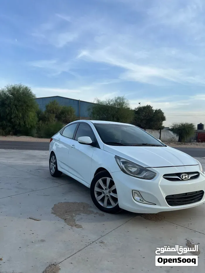 Hyundai Accent 2012 photo 5