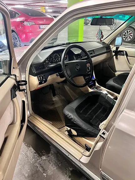 Mercedes-Benz 230 E 1987 photo 3
