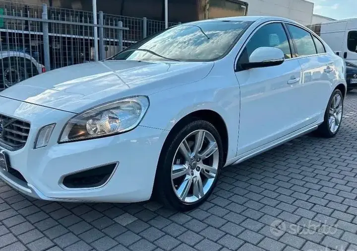 Volvo S60 2011 photo 4