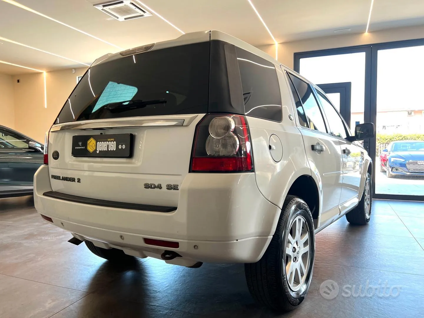 Land Rover Freelander 2012 photo 3