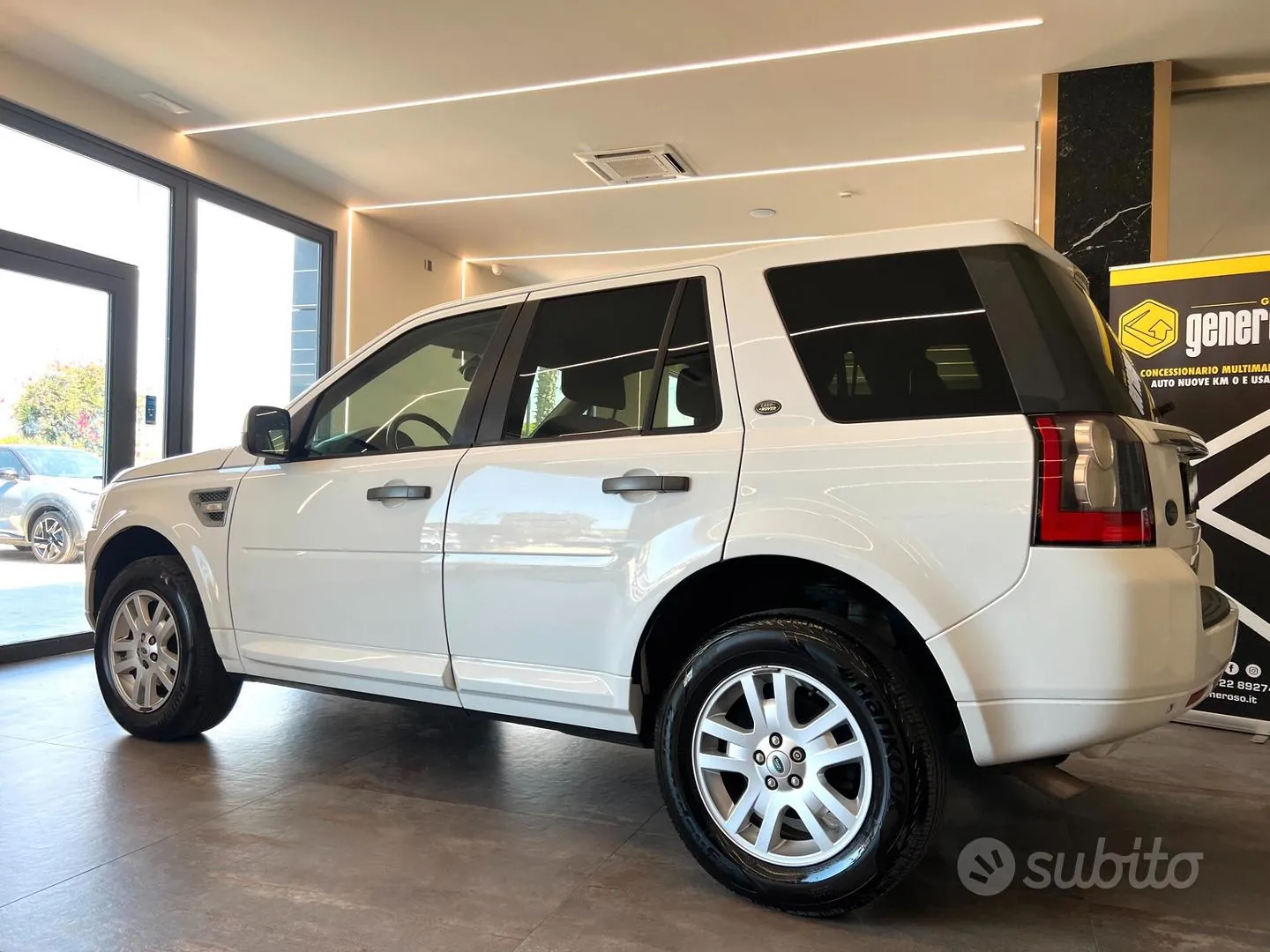 Land Rover Freelander 2012 photo 5
