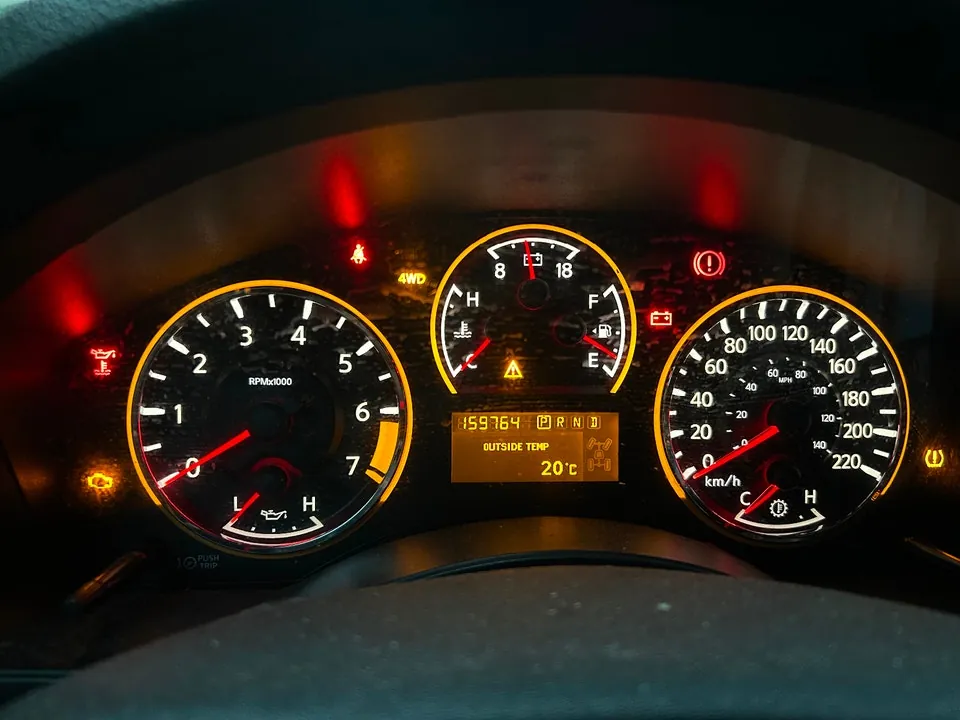 Nissan Armada 2014 photo 2